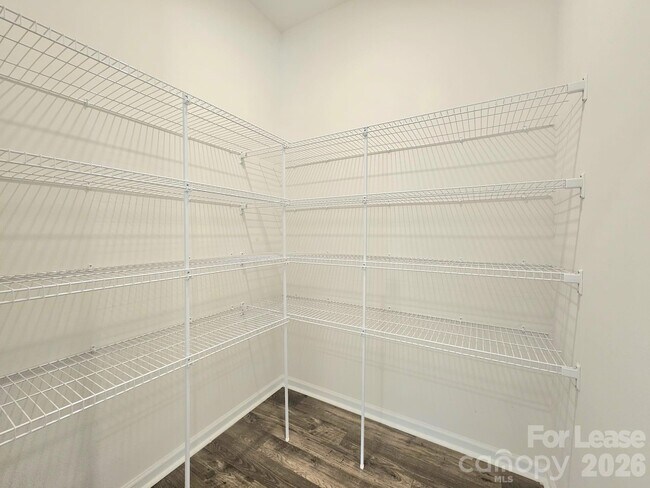 Building Photo - 3854 Rosewood Dr