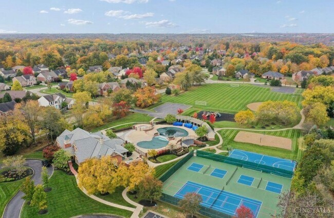 Building Photo - MAINEVILLE - Open concept 2 bed 2 bath condo