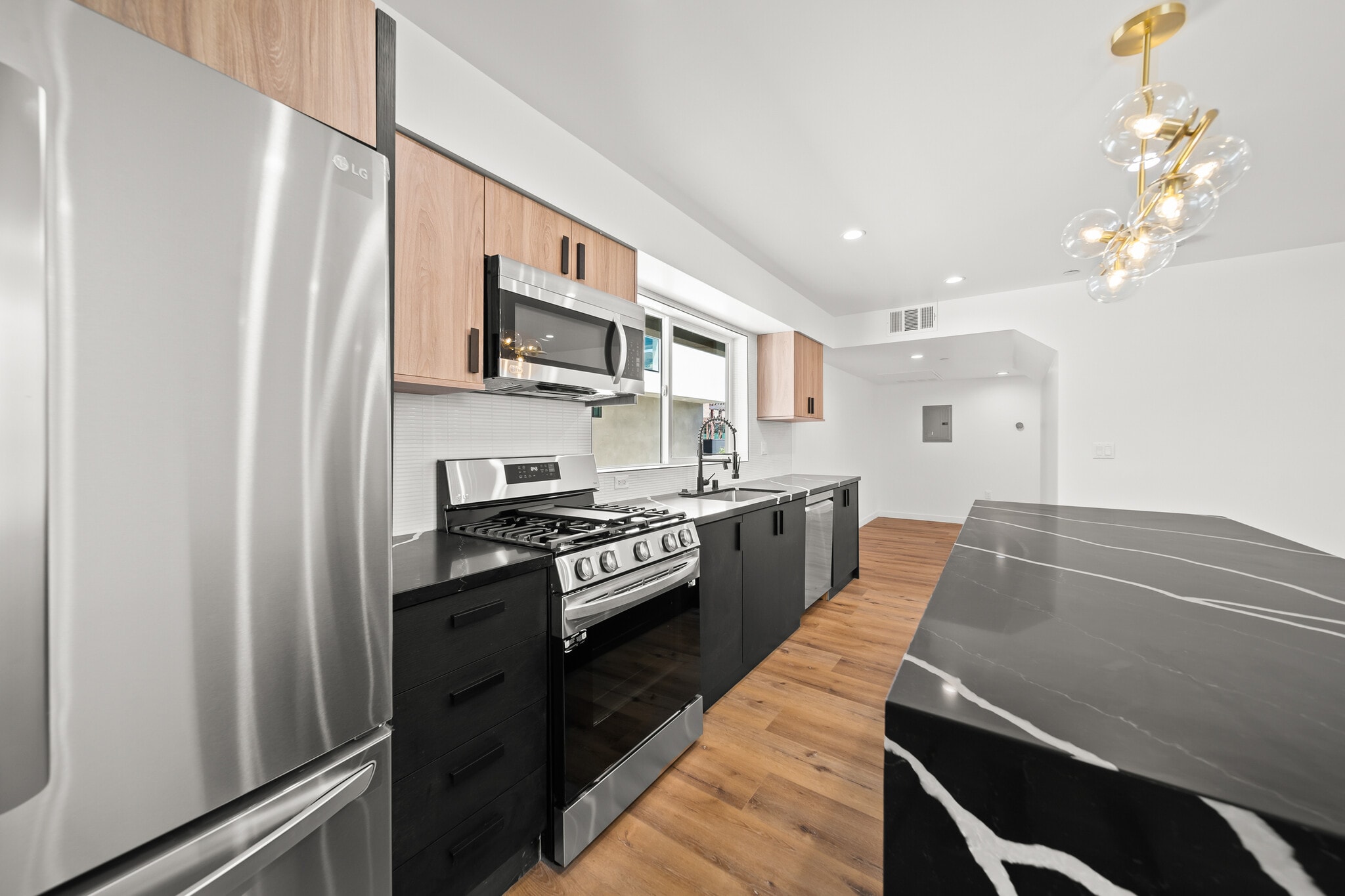 Building Photo - 6053 Craner Ave