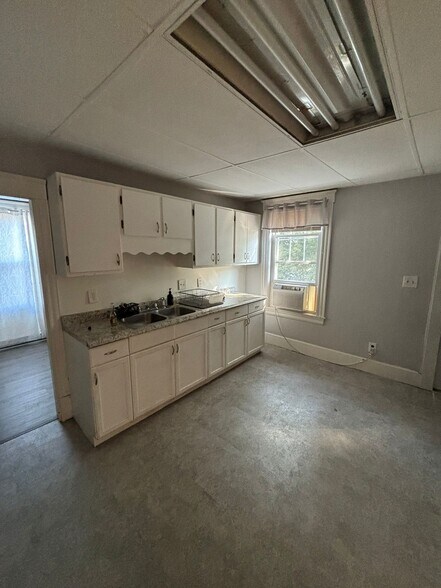 Building Photo - 25 Lenox St