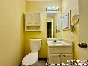 Building Photo - 2002 Cassandra St