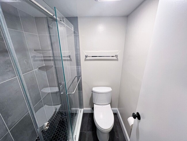 Building Photo - Beautiful And Modern 1 Bed, 1 Bath Condo In Prime Location With High Walk Score In Alta Vista