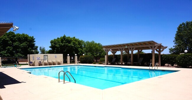 Building Photo - Brand New Home in Holiday