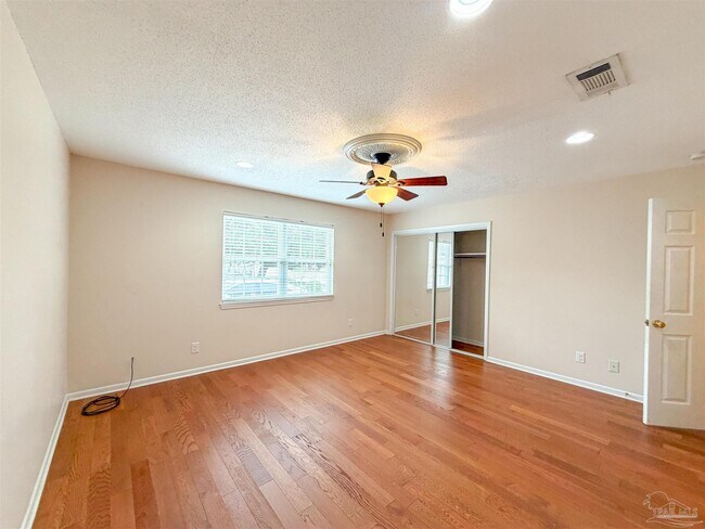 Building Photo - 3915 Potosi Rd