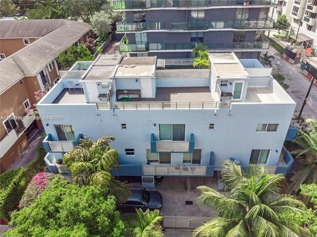 Building Photo - 235 SW 17th Rd