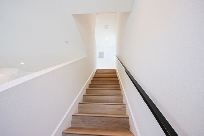 Building Photo - 2848 Virginia Rd