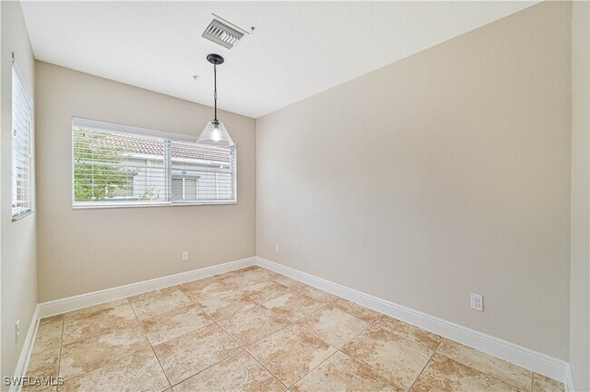 Building Photo - 12091 Santaluz Dr