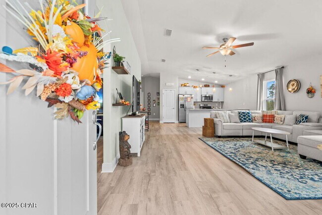 Building Photo - 11434 Palm Breeze St