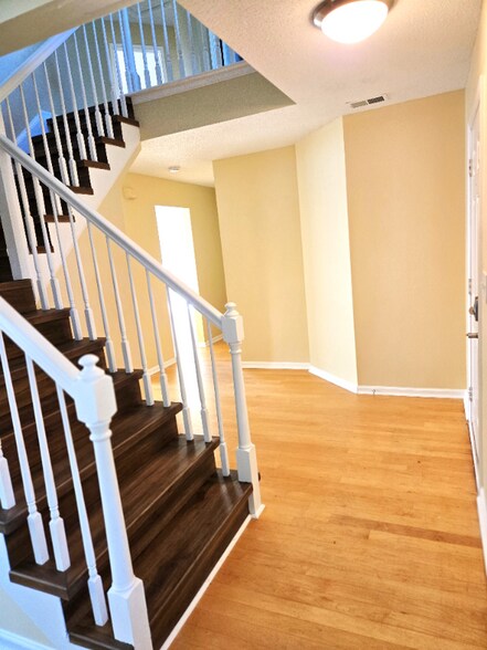 Building Photo - 3028 Vance Way
