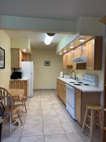 Building Photo - 108 Wilderness Dr