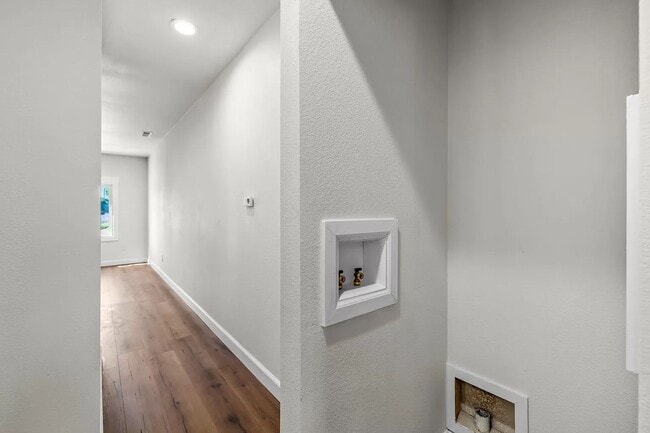 Building Photo - PG-0000