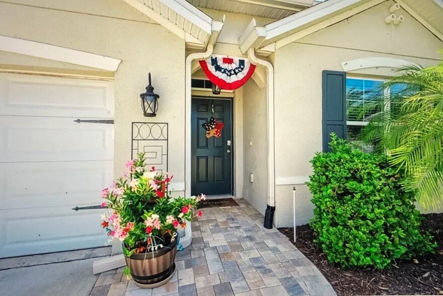 Building Photo - 15450 Trinity Fall Way