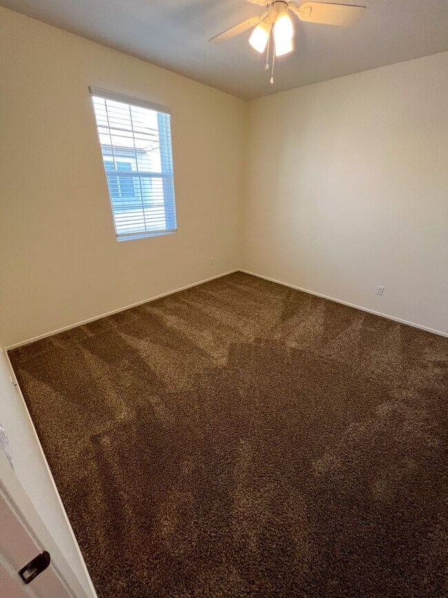 Building Photo - 2 bedroom Condo with a LOFT located in Menifee!