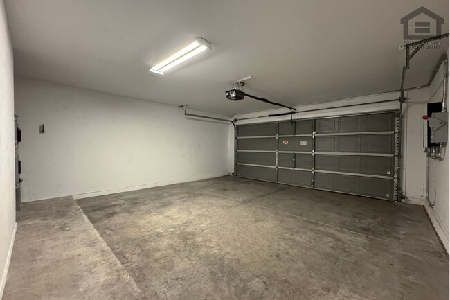 Building Photo - 11595 W Holly St
