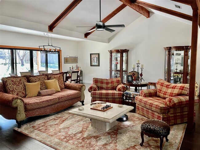 Building Photo - 705 Lisa Dr