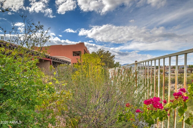 Building Photo - 16518 Lost Arrow Dr