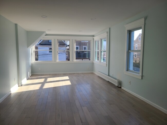 Building Photo - 75 Saint Johns Pl