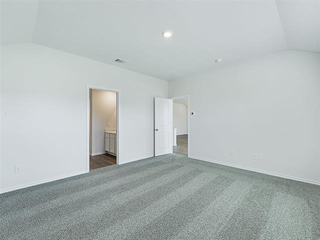 Building Photo - 1704 Skyline Dr