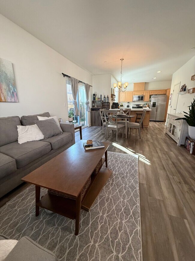 Building Photo - Templeton Ranch 3 Bedroom 2 Bathroom Single Family Home Available 3/15/26