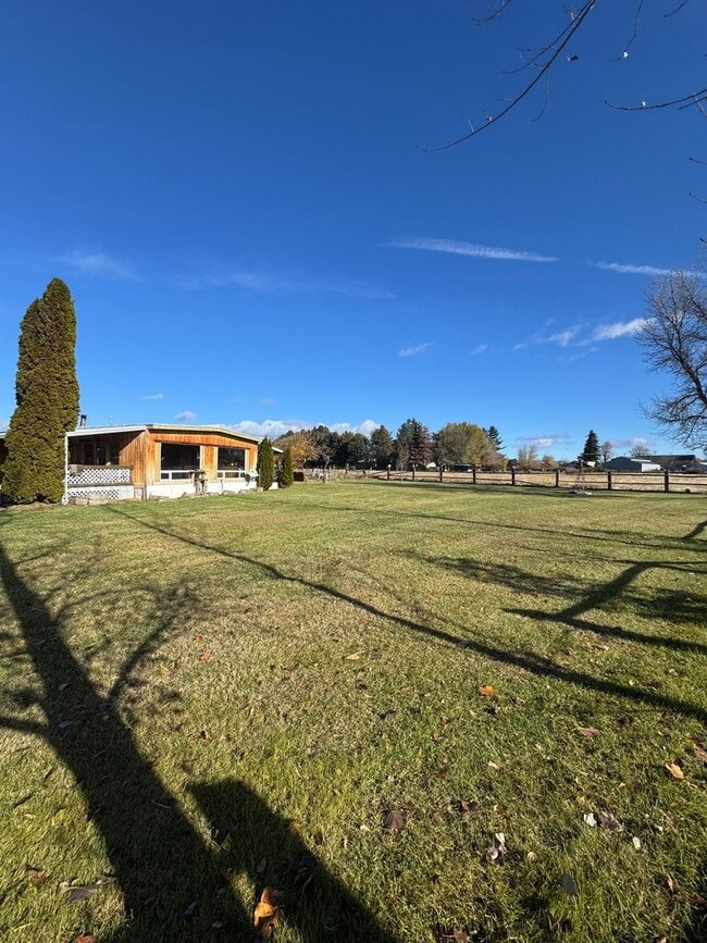 Building Photo - Spacious Pet-Friendly Rental on 3 Acres — ...