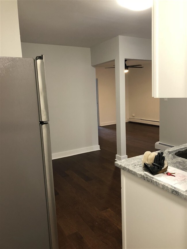 Building Photo - 787 Summit Ave