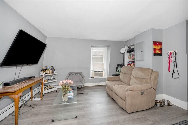 Building Photo - 360 Wilder St