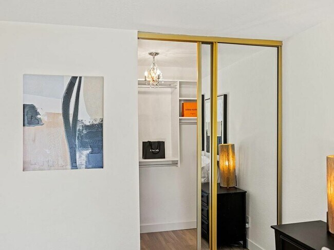 Building Photo - 4000 Rio Rd