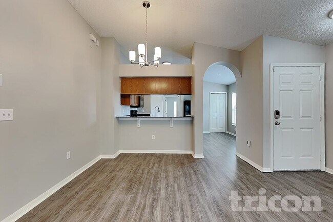 Building Photo - 11759 Lynmoor Dr