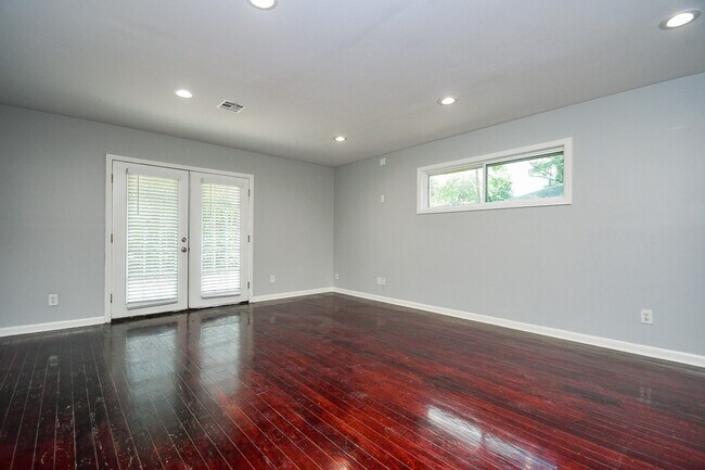 Building Photo - 5209 De Milo Dr