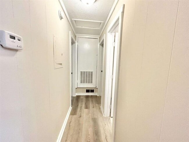 Building Photo - 6454 Raymond Dr