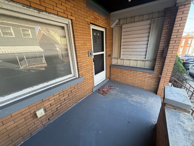Building Photo - 4208 Calvin St