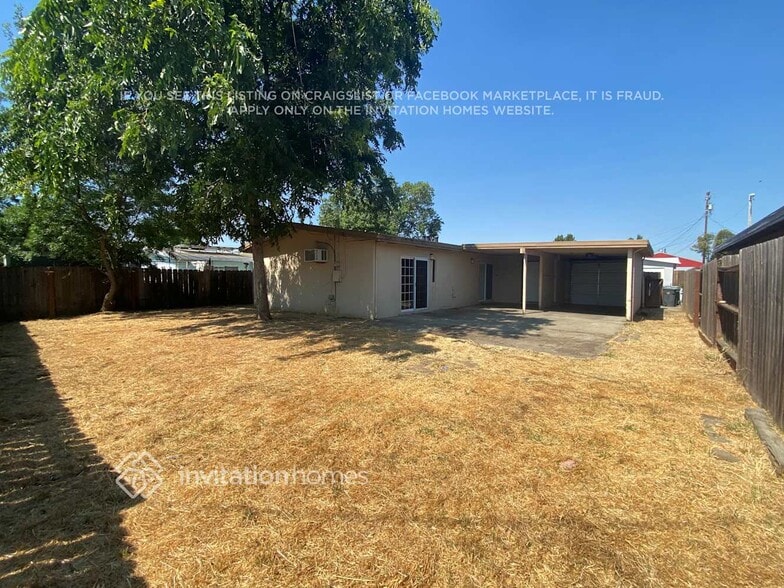 Building Photo - 312 Hopkins Dr
