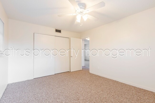 Building Photo - McLean Fairway 3022D