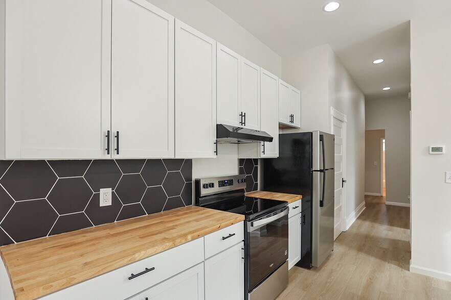 Building Photo - 3828 Wisconsin Ave