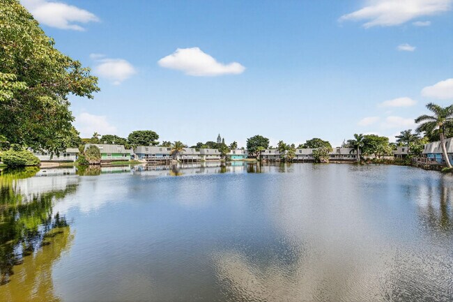 Building Photo - 4051 NE 13th Ave