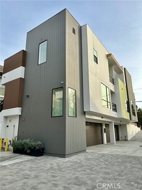 Building Photo - 81 Palmetto Dr
