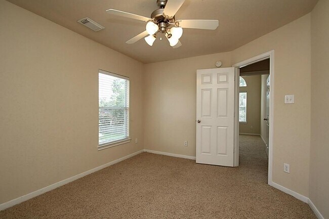 Building Photo - 63 S Archwyck Cir