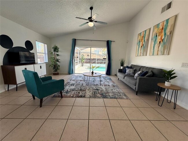 Building Photo - 605 Rochester Loop