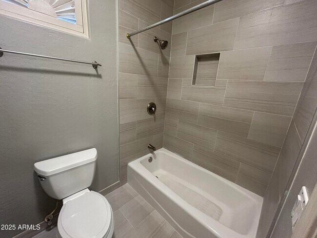 Building Photo - 7215 E Whistling Wind Way