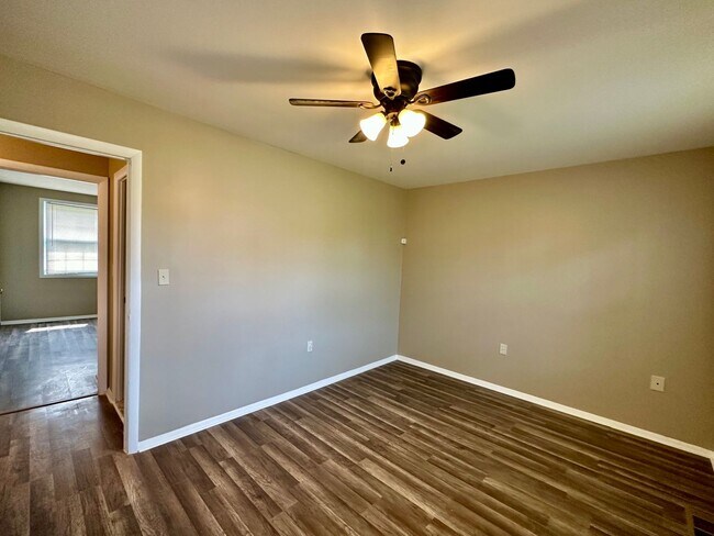 Building Photo - Charming 3 Bedroom/1.5 Bathroom Home in Norrisville, MD!