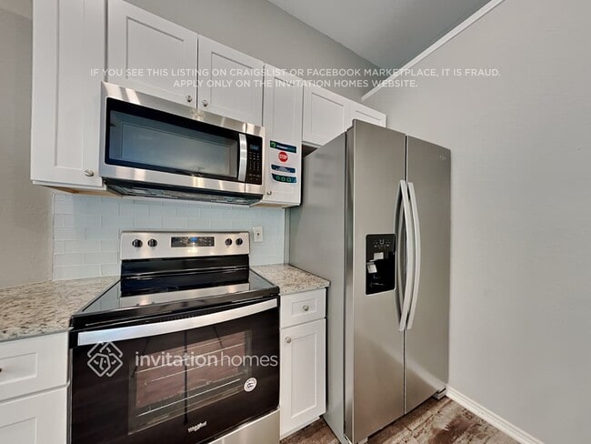 Building Photo - 221 Mulberry Ln