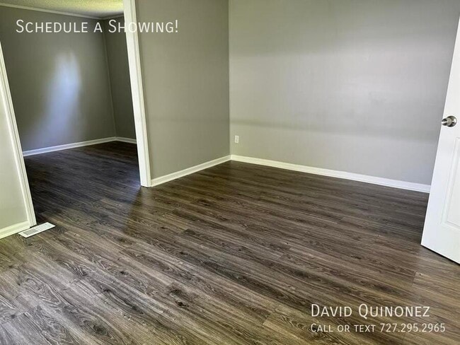 Building Photo - 116 Primrose Ln