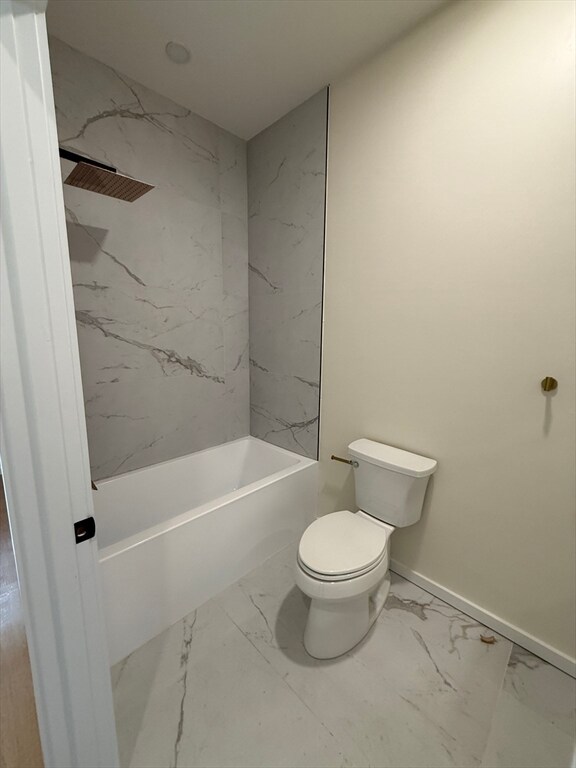 Building Photo - 546 Saratoga St