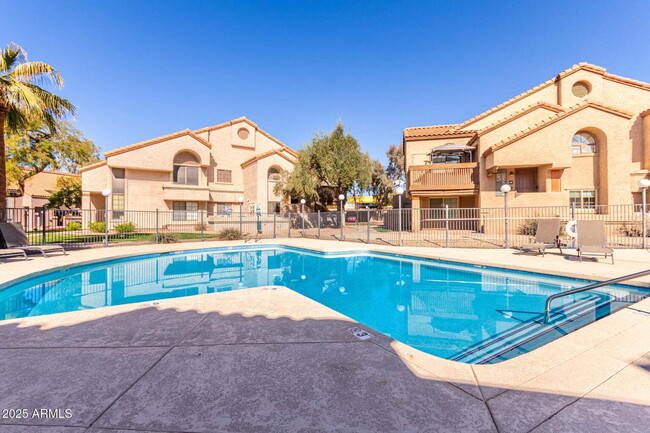 Building Photo - 3 Bedroom 2 Bathroom near ASU! I