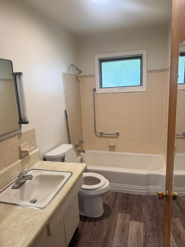 Building Photo - 335 E Campbell Ave