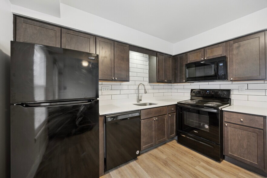 Building Photo - Gateway Airport Townhomes