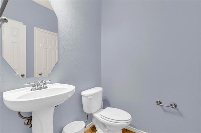 Building Photo - 404 Wentworth Dr