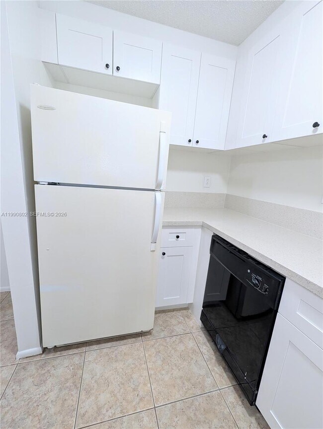 Building Photo - 11394 Royal Palm Blvd