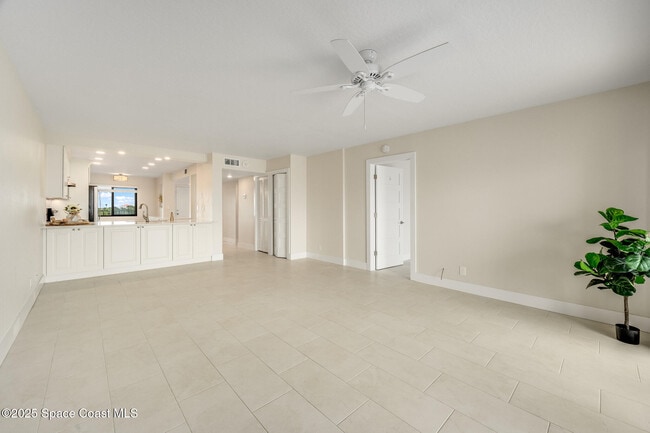 Building Photo - 3220 River Villa Way