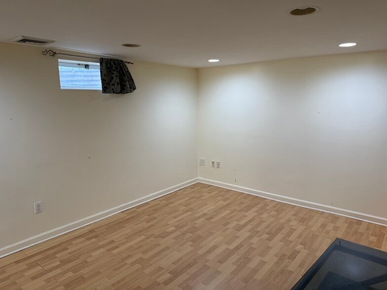 Building Photo - 284 Semton Blvd